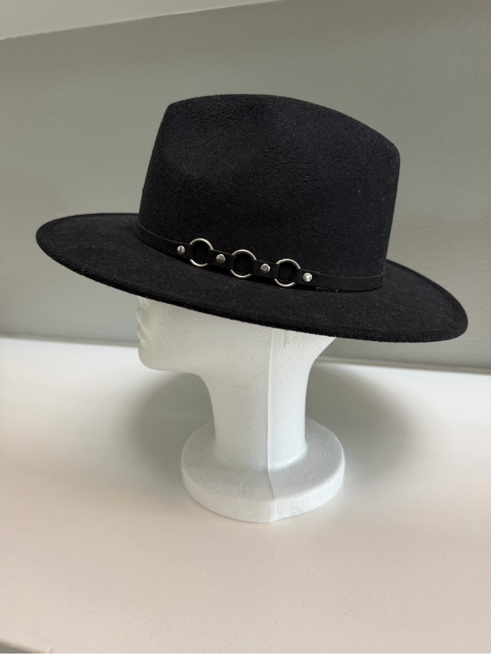 Black Wide Brim Felt Hat with Decorative Ring Band